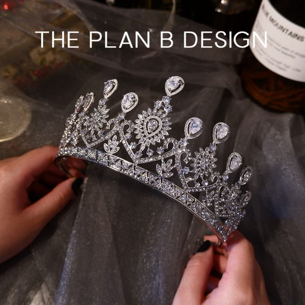 luxury bride baroque inlaid with zircon atmosphere korean crown wedding dress headdress accessories, Silver 
luxury bride baroque inlaid with zircon atmosphere korean crown wedding dress headdress accessories, Silver