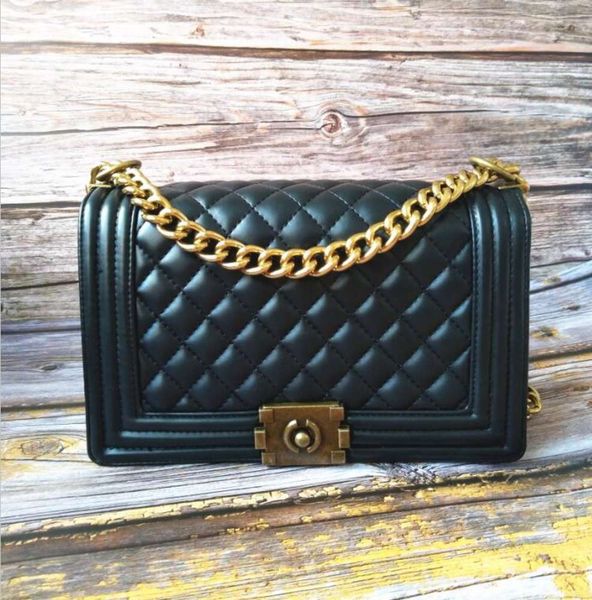 2019 new leather xiaoxiangfeng lingge chain slung women's single shoulder bag
2019 new leather xiaoxiangfeng lingge chain slung women's single shoulder bag