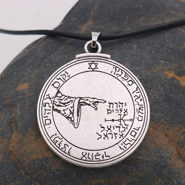 popular solomon seal moon necklace double-sided carved seal pendant amulet couple necklace, Silver
popular solomon seal moon necklace double-sided carved seal pendant amulet couple necklace, Silver