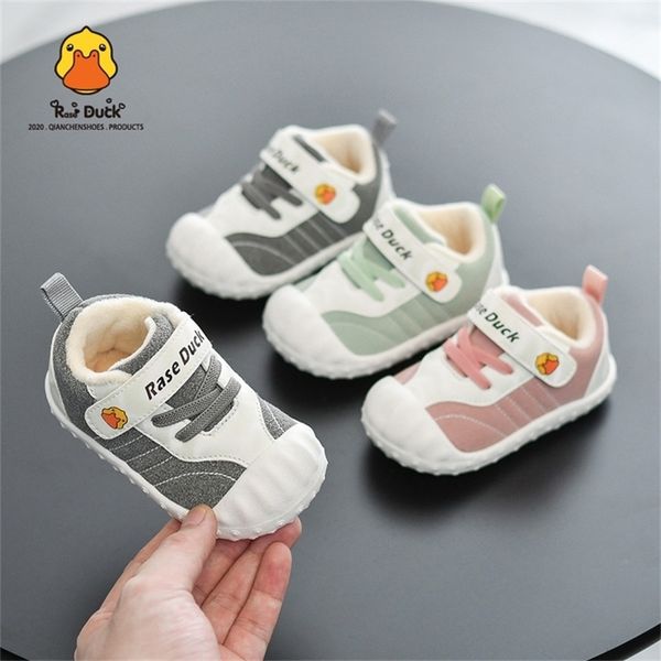 baby shoes winter raise duck fleece outdoor soft bottom non-slip child kids first walkers y201028
baby shoes winter raise duck fleece outdoor soft bottom non-slip child kids first walkers y201028