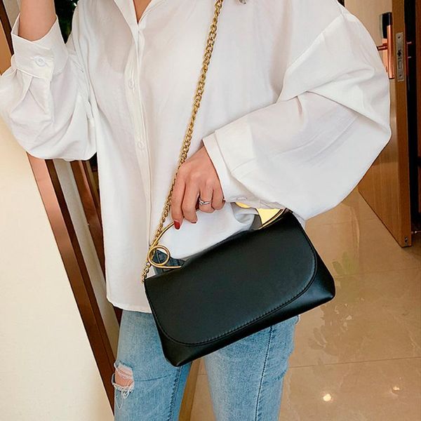 2020 new korean chain shoulder messenger bag pu leather women's designer handbag large pin soft handbag with metal handle
2020 new korean chain shoulder messenger bag pu leather women's designer handbag large pin soft handbag with metal handle