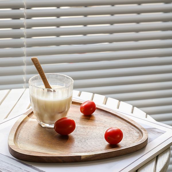 acacia wood triangle tray solid wood tea tray heat-insulated pizza dinner plate household western food tray tableware
acacia wood triangle tray solid wood tea tray heat-insulated pizza dinner plate household western food tray tableware