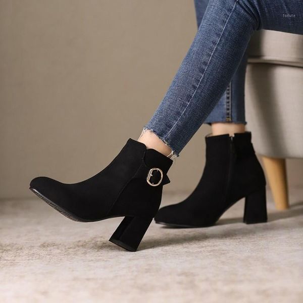 metal buckle round toe female winter flock zip boots ankle boots for women square heel platform botas mujer big size 33-481, Black
metal buckle round toe female winter flock zip boots ankle boots for women square heel platform botas mujer big size 33-481, Black