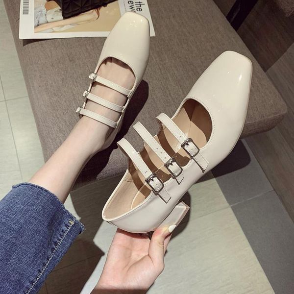 mary zhen shoes women's retro mid heel 2020 summer new fashion versatile one button shallow square head thick heel shoes, Black
mary zhen shoes women's retro mid heel 2020 summer new fashion versatile one button shallow square head thick heel shoes, Black