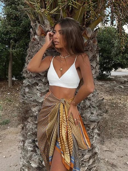 fashion women white knitted crop bra summer camis vintage backless strap female chic tank 220314, Black;white
fashion women white knitted crop bra summer camis vintage backless strap female chic tank 220314, Black;white
