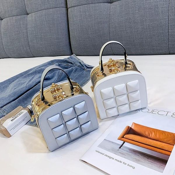 european fashion women's square bag 2020 new pu leather female designer handbag diamond chain shoulder messenger bag qq198
european fashion women's square bag 2020 new pu leather female designer handbag diamond chain shoulder messenger bag qq198