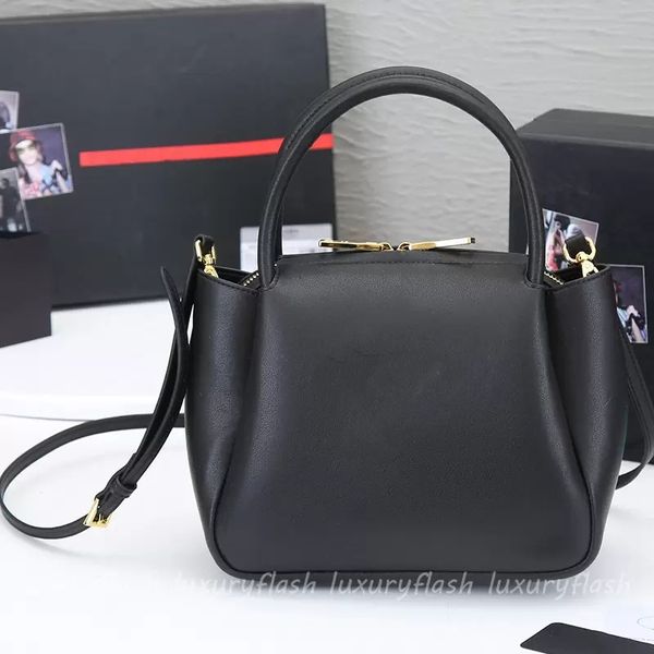 2021 latest arrival designer shoulder crossbody bags fashion handbags 3 color small tote dumplings cute coin casual bag genuine leather
2021 latest arrival designer shoulder crossbody bags fashion handbags 3 color small tote dumplings cute coin casual bag genuine leather