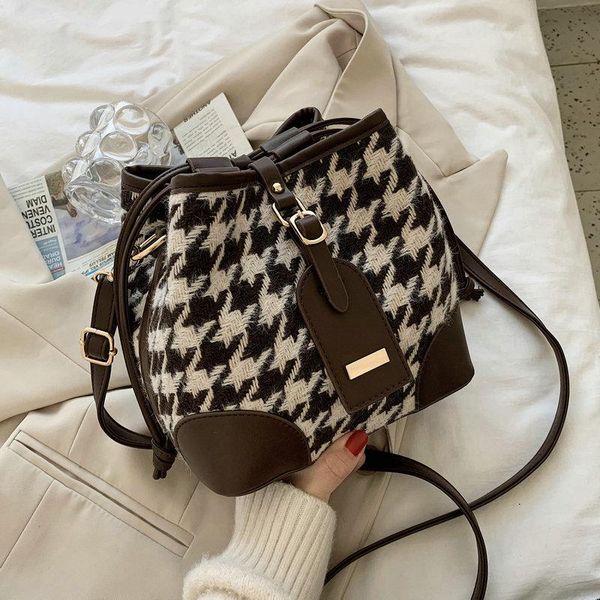 luxury houndstooth bucket crossbody bags for women 2021 women's designer shoulder bag female small handbags 6880
luxury houndstooth bucket crossbody bags for women 2021 women's designer shoulder bag female small handbags 6880