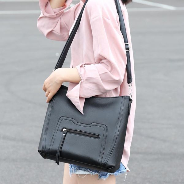 fashion women tassels leather shoulder bag women zipper pure color bag messenger bags crossbody bags 8.4
fashion women tassels leather shoulder bag women zipper pure color bag messenger bags crossbody bags 8.4