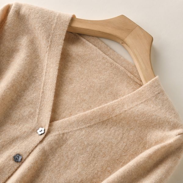 100% wool knitted cardigans for woman jackets new fashion v-neck long sleeve sweaters ladies soft woolen cardigan ~xxl 201030, White;black
100% wool knitted cardigans for woman jackets new fashion v-neck long sleeve sweaters ladies soft woolen cardigan ~xxl 201030, White;black