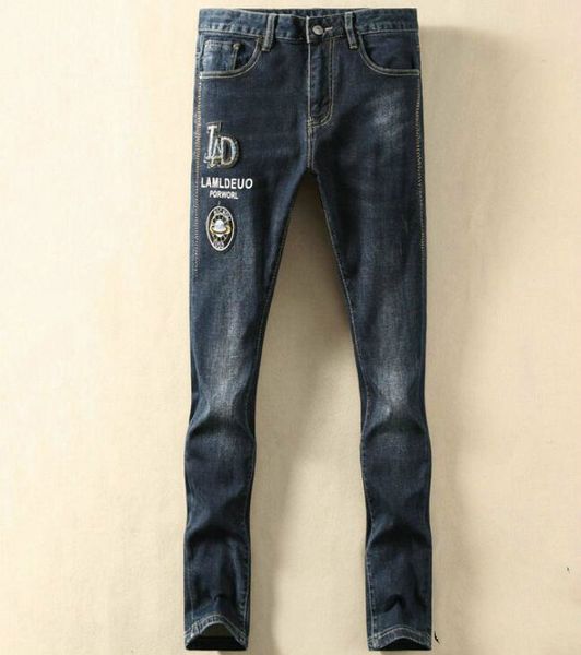 21ss men's brand designers jeans distressed ripped slim fit biker denim pants mens leisure fashion jeans k156, Blue
21ss men's brand designers jeans distressed ripped slim fit biker denim pants mens leisure fashion jeans k156, Blue