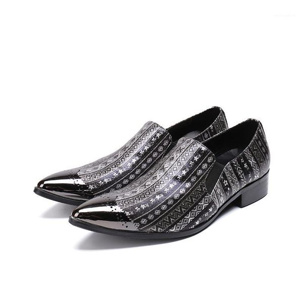 korean version of the trend men's black leather party wedding business england nightclub wind show shoes boots set foot1
korean version of the trend men's black leather party wedding business england nightclub wind show shoes boots set foot1