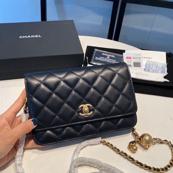 1new women's one-shoulder bag 7a high-end custom quality diagonal cross bag fashion style gold metal accessories with long shoulder str
1new women's one-shoulder bag 7a high-end custom quality diagonal cross bag fashion style gold metal accessories with long shoulder str