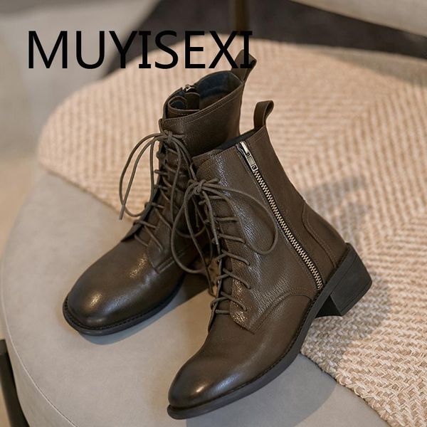 Ankle boots genuine leather cross-tied lace up 4.5cm thick med heel round toe zip high fashion cozy lady handsome TN42 MUYISEXI, Black
Ankle boots genuine leather cross-tied lace up 4.5cm thick med heel round toe zip high fashion cozy lady handsome TN42 MUYISEXI, Black