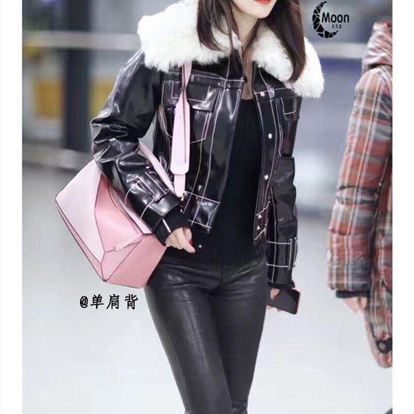 2020 new celebrity inspired mini geometric pillow genuine leather splicing package shoulder women's messenger bag c0121
2020 new celebrity inspired mini geometric pillow genuine leather splicing package shoulder women's messenger bag c0121