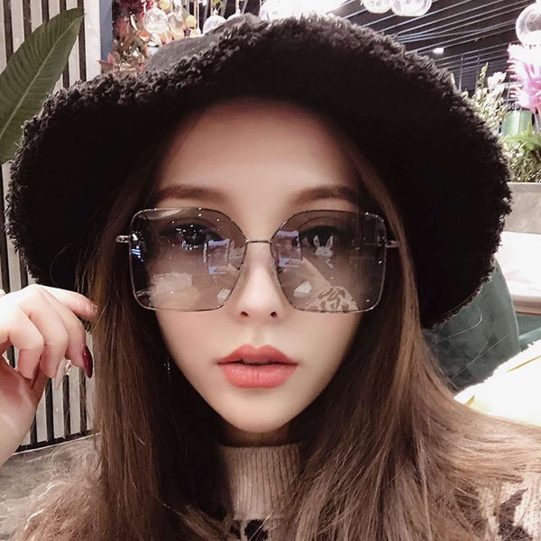red lady chaowang polarizing big sunglasses box light round face polarizing night vision glasses driving sunglasses, White;black
red lady chaowang polarizing big sunglasses box light round face polarizing night vision glasses driving sunglasses, White;black