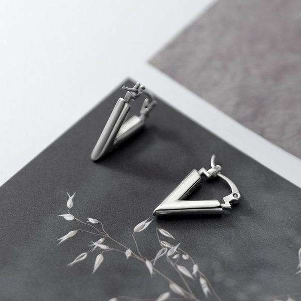 s925 sterling silver v shape hoop earrings boho jewelry french earrings minimalism brincos pendientes for women, Golden;silver
s925 sterling silver v shape hoop earrings boho jewelry french earrings minimalism brincos pendientes for women, Golden;silver