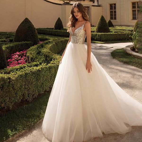 2021 new sparkling crystals wedding spaghetti straps v neck ball gown sweep train backless vestido de noiva bridal es hq6b, White
2021 new sparkling crystals wedding spaghetti straps v neck ball gown sweep train backless vestido de noiva bridal es hq6b, White
