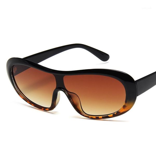 sunglasses vintage siamese women men classic blinkers frame gradient shades uv400 sun glasses for shade1, White;black
sunglasses vintage siamese women men classic blinkers frame gradient shades uv400 sun glasses for shade1, White;black