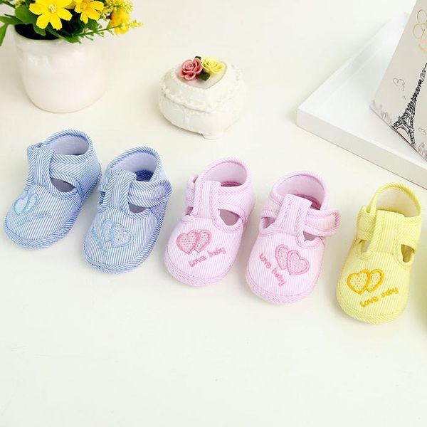 newborn девушка мальчик мягкий подошвой кроватки для малышей обувь холст кроссовки детская обувь для новорожденного девочка мягкая милая пер
newborn девушка мальчик мягкий подошвой кроватки для малышей обувь холст кроссовки детская обувь для новорожденного девочка мягкая милая пер