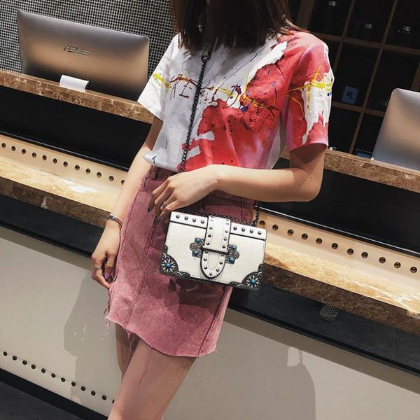 wild retro broadband white small square bag shoulder slung small bag female new women rivets flap handbag messenger bags 
wild retro broadband white small square bag shoulder slung small bag female new women rivets flap handbag messenger bags