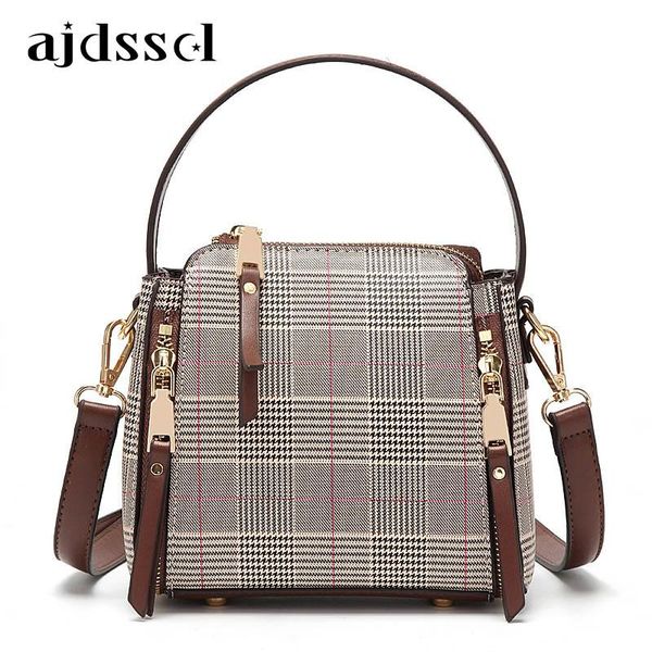luxury handbags women bags designer 2020 fasjion striped bucket single shoulder strip casual fashion handbag
luxury handbags women bags designer 2020 fasjion striped bucket single shoulder strip casual fashion handbag