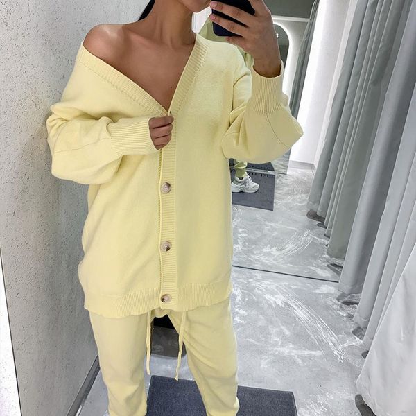meiyangyoung yellow sweater tracksuit women 2 piece set v neck cardigans and long pants knitted suits fall women clothing 201119, White
meiyangyoung yellow sweater tracksuit women 2 piece set v neck cardigans and long pants knitted suits fall women clothing 201119, White