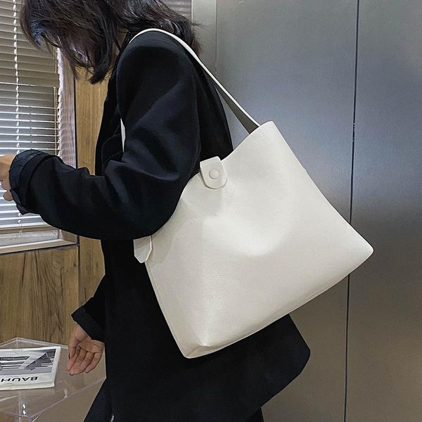 original design simple female bag 2020 winter new fashion shoulder bag underarm 2in1 hand bucket width: 36cm
original design simple female bag 2020 winter new fashion shoulder bag underarm 2in1 hand bucket width: 36cm