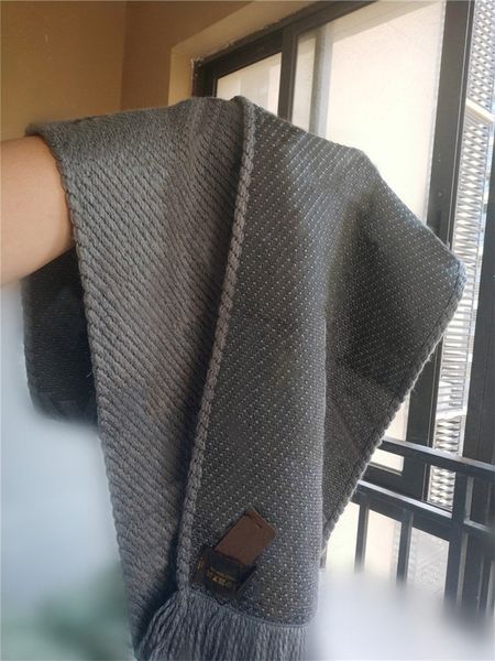 2021 warm and comfortable popular selling scarf wool knitted scarf letter flower scarf without box, Blue;gray
2021 warm and comfortable popular selling scarf wool knitted scarf letter flower scarf without box, Blue;gray