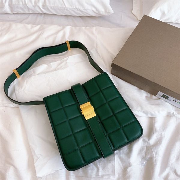 designer women quality leather square shoulder bags with wide straps fashion messenger purse street s handbag 061702
designer women quality leather square shoulder bags with wide straps fashion messenger purse street s handbag 061702