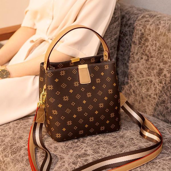 2020 new fashion casual bucket bags niche design women purse and handbags summer shoulder messenger bags sac a main
2020 new fashion casual bucket bags niche design women purse and handbags summer shoulder messenger bags sac a main