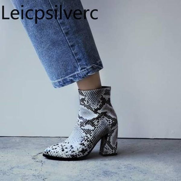 boots autumn and winter the fashion pointed zipper color matching thick heel high short tube women's plus size 32-43, Black
boots autumn and winter the fashion pointed zipper color matching thick heel high short tube women's plus size 32-43, Black