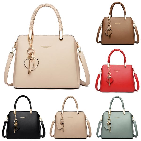 middle aged women's package postman packagehand postman mummy 2020 fashionable and fashionable handbag large capacity single shoulder m
middle aged women's package postman packagehand postman mummy 2020 fashionable and fashionable handbag large capacity single shoulder m