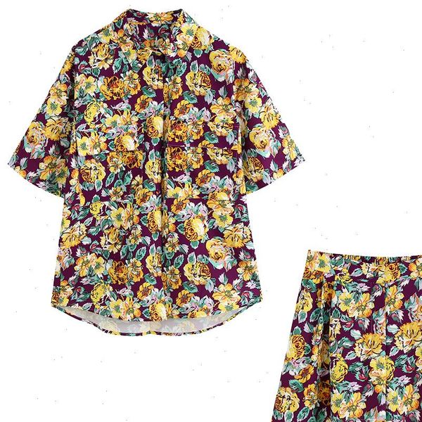 2021 new summer women 2 pieces set colourful floral print short sleeve turn down collar shirt shorts suit female clothes, Gray
2021 new summer women 2 pieces set colourful floral print short sleeve turn down collar shirt shorts suit female clothes, Gray