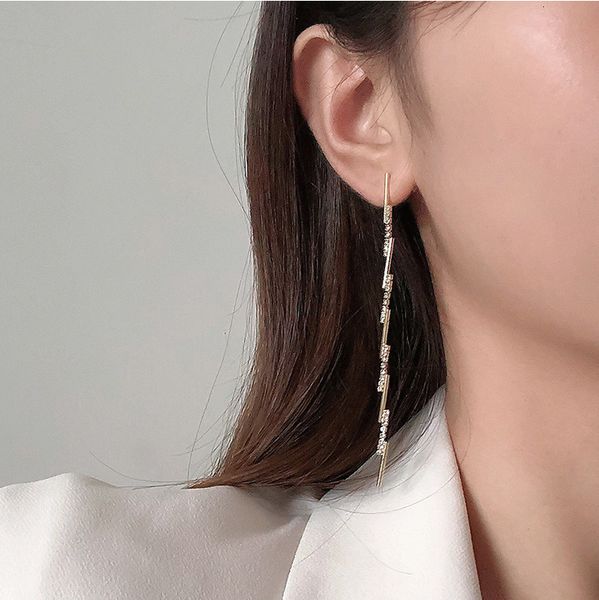 s925 silver needle korean diamond tassel temperament net red versatile light luxury sense show face long earrings, Golden
s925 silver needle korean diamond tassel temperament net red versatile light luxury sense show face long earrings, Golden