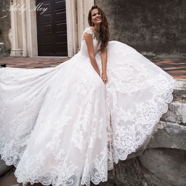 adoly mey glamorous appliques court train a-line wedding dresses 2020 elegant scoop neck cap sleeve vintage bride gown plus size c0927, White;black
adoly mey glamorous appliques court train a-line wedding dresses 2020 elegant scoop neck cap sleeve vintage bride gown plus size c0927, White;black
