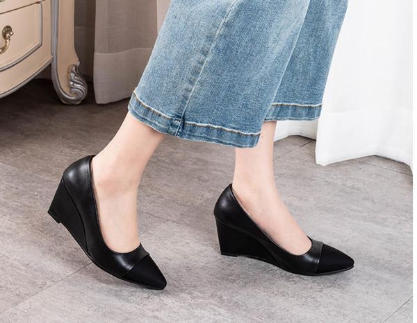 2021 spring and autumn with new style fashion slope heel pointed end women's shoes @zx2366, Black
2021 spring and autumn with new style fashion slope heel pointed end women's shoes @zx2366, Black