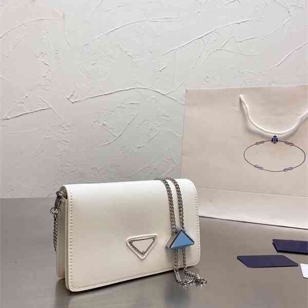 purse online autumn new sling shoulder diagonal cross fashion small square chain versatile bright envelope bag purse
purse online autumn new sling shoulder diagonal cross fashion small square chain versatile bright envelope bag purse