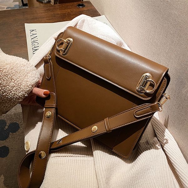 retro leather flip women's bag 2021 fashion brand women's handbag uniform color bag, Black;red
retro leather flip women's bag 2021 fashion brand women's handbag uniform color bag, Black;red