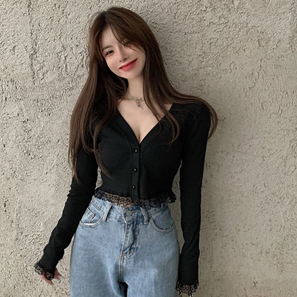 2020 autumn new style small lace slim fit v-neck long sleeve t-shirt short versatile women's wear
2020 autumn new style small lace slim fit v-neck long sleeve t-shirt short versatile women's wear