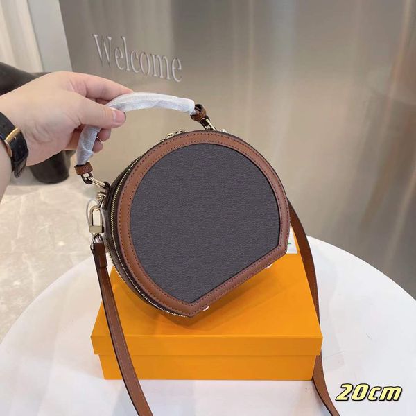 luxurys designers bags women shoulder bag handbag portable round cake wallet large capacity lady messenger versatile purse brown leather han
luxurys designers bags women shoulder bag handbag portable round cake wallet large capacity lady messenger versatile purse brown leather han