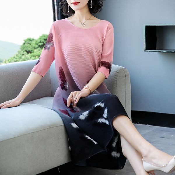 fashionable printed in summer of 2019 looks thin and foreign styleaged reduced miyake pleated mid dress dress skirt tdoei, Black;gray
fashionable printed in summer of 2019 looks thin and foreign styleaged reduced miyake pleated mid dress dress skirt tdoei, Black;gray