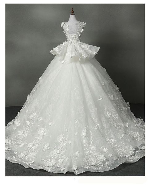 luxurious appliques wedding dresses sheer neck jewel bridal gowns flower lace up floor length robe elegant de mariée custom made, White
luxurious appliques wedding dresses sheer neck jewel bridal gowns flower lace up floor length robe elegant de mariée custom made, White