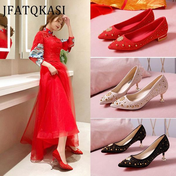 women wedding shoes spring pointed rivet comfortable woman high heels fashion brand chinese style red pumps 2021 new plus size, Black
women wedding shoes spring pointed rivet comfortable woman high heels fashion brand chinese style red pumps 2021 new plus size, Black