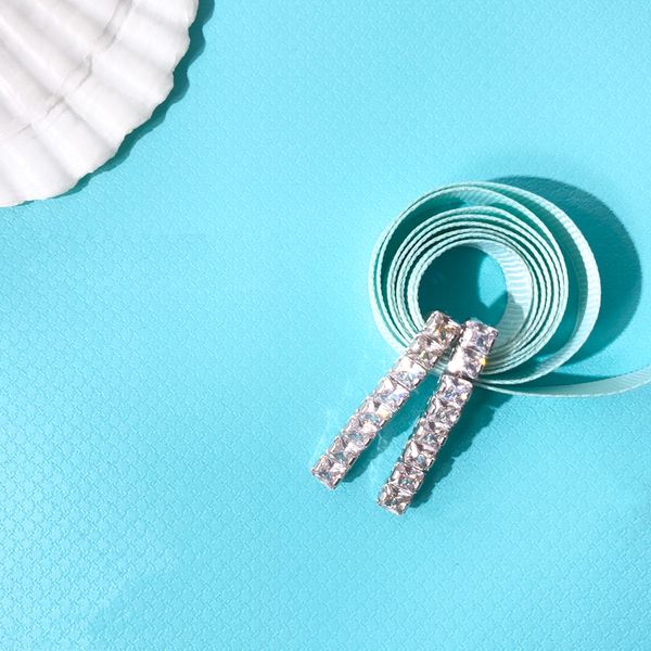 18k gold hip hop iced out cz zirconia round stud earrings charm 4mm for women diamond earrings studs rock rapper jewelry gifts with pochette, Golden
18k gold hip hop iced out cz zirconia round stud earrings charm 4mm for women diamond earrings studs rock rapper jewelry gifts with pochette, Golden