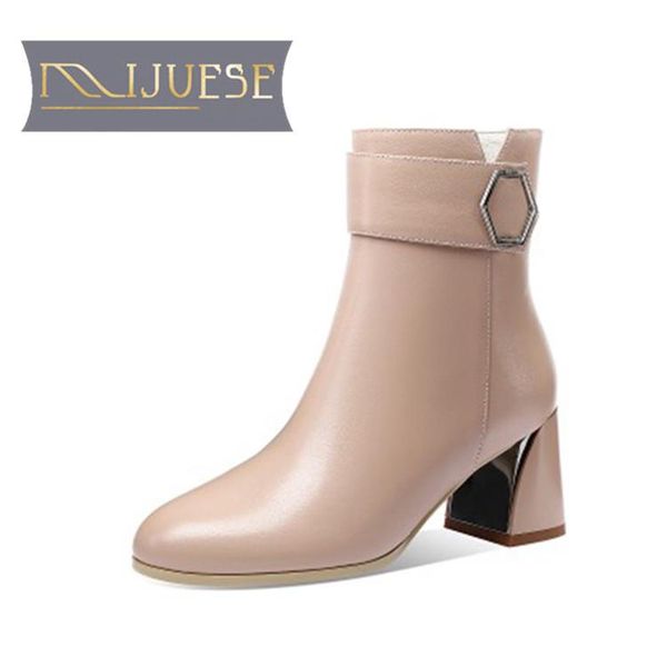 boots mljuese 2021 women ankle cow leather winter short plush round toe metal decoration high heels female size 40, Black
boots mljuese 2021 women ankle cow leather winter short plush round toe metal decoration high heels female size 40, Black