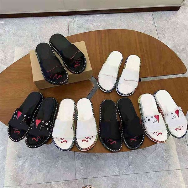 women designer mens slippers red bottom studs flat rivet sandals summer outdoor flip flop beach party slides casual sandal with box, Black
women designer mens slippers red bottom studs flat rivet sandals summer outdoor flip flop beach party slides casual sandal with box, Black