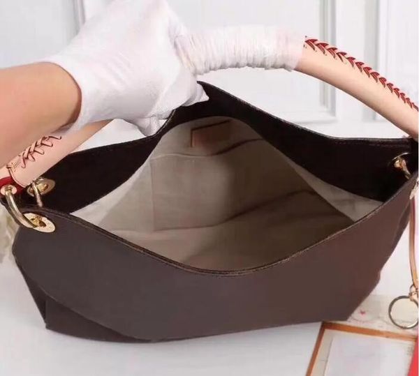 2022 women genuine leather designer onthego handbags tote twist handbag messenger shopping bag shoulder pockets totes cosmetic bag
2022 women genuine leather designer onthego handbags tote twist handbag messenger shopping bag shoulder pockets totes cosmetic bag