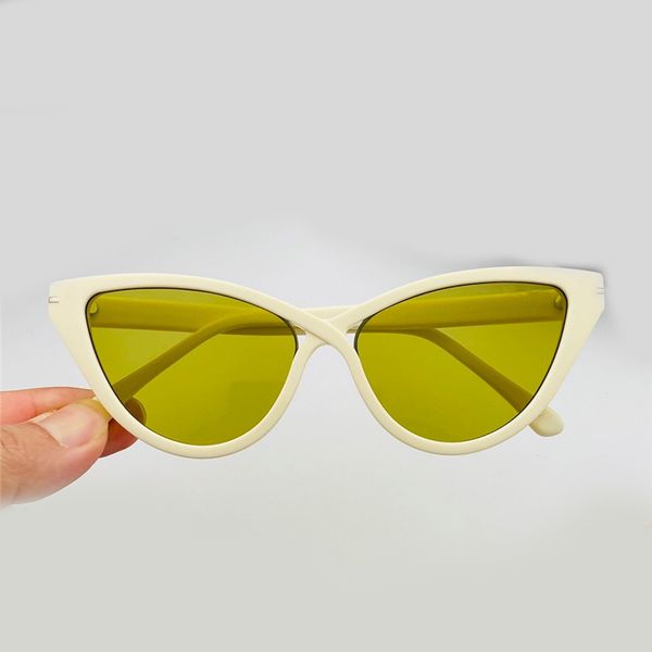 740 new style ladies sunglasses fashion trend retro style anti-ultraviolet lens cat eye plate full frame frame with packag, White;black
740 new style ladies sunglasses fashion trend retro style anti-ultraviolet lens cat eye plate full frame frame with packag, White;black