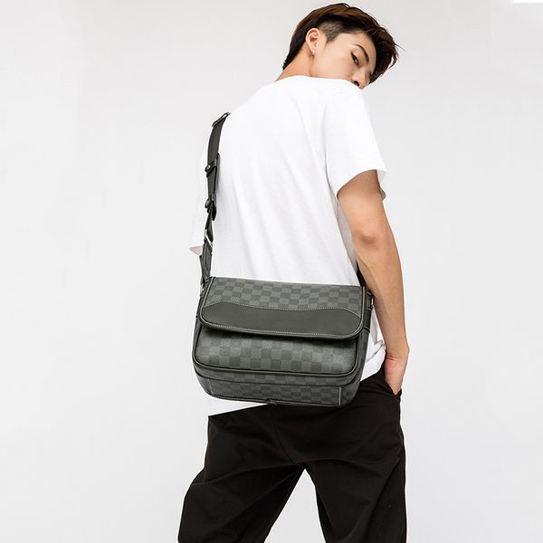 2021 новые мужчины crossbody и роскошные комиссии дизайнер высокое качество кожаные мужские сумки messenger form pvys pvys
2021 новые мужчины crossbody и роскошные комиссии дизайнер высокое качество кожаные мужские сумки messenger form pvys pvys